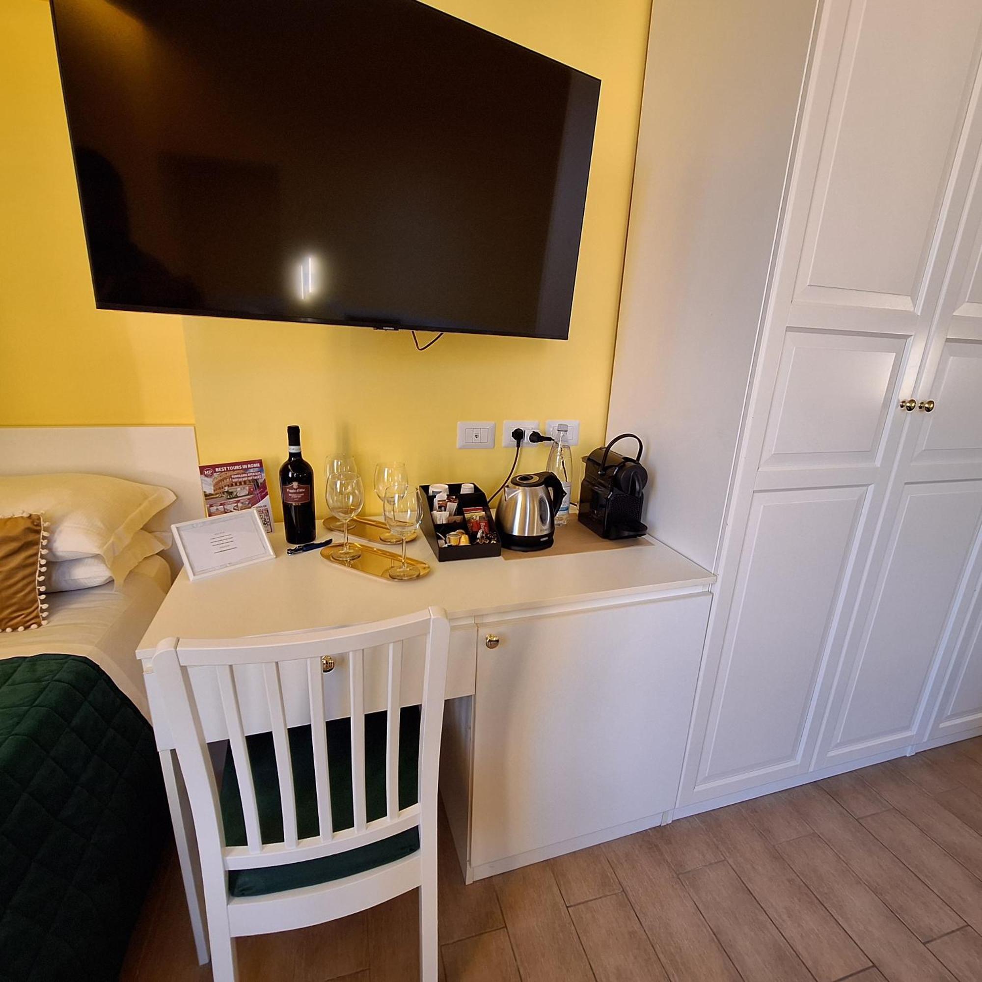 Residenze Serventi Longhi Rome Buitenkant foto